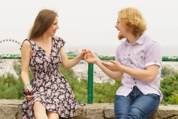 Heureux Jeune Couple Passant Leur Temps Libre Ensemble Sur Rendez — Photo