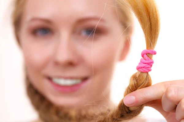 Blonde Girl Braid Hair Pink Ribbon Bow Haircare Hairstyling — Stock Photo, Image