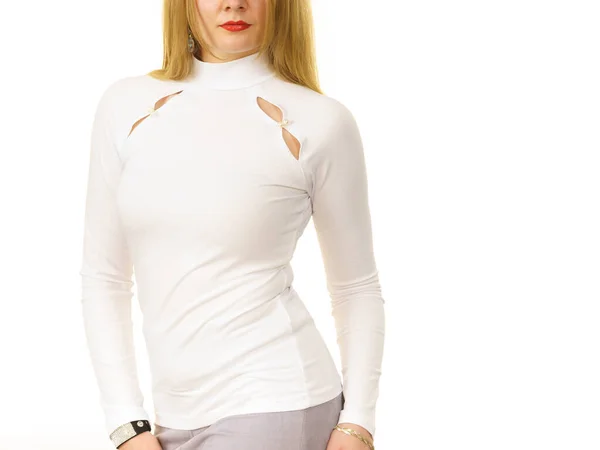 Αγνώριστη Γυναίκα Που Φοράει Στενό Λευκό Μπλουζάκι Μακρύ Μανίκι Μόδα — Φωτογραφία Αρχείου