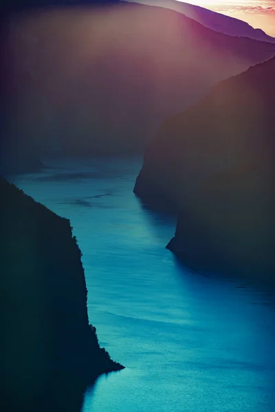 ノルウェー スカンディナヴィアの日没時のアウランスフィヨルドの風景 オーストラリア政府観光局 アウランズフィヨルド — ストック写真