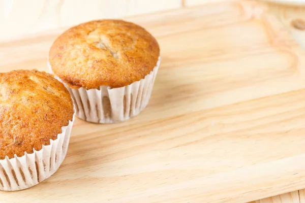 Banana Torta Tazza Sono Disposti Pavimenti Legno Con Spazio Copia — Foto Stock