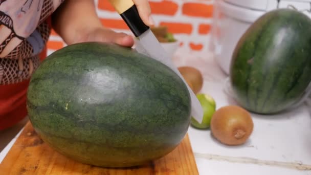 Cutting Watermelon Half Cutting Board Kitchen — Stock Video