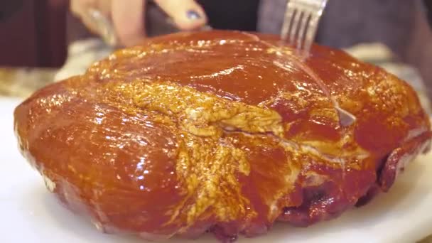 Cutting Honey Baked Ham — Stock Video