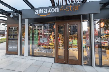 Seattle, Washington ABD - 2 Aralık 2019: Westlake 'teki Amazon 4 yıldızlı mağazanın dışı