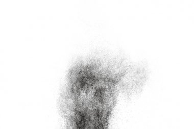 Beyaz arka plan siyah toz patlama. Beyaz arka plan üzerinde kömür splatted parçacıklar. Portre siyah toz parçacıklarının patlayabilir izole üzerinde beyaz arka plan.