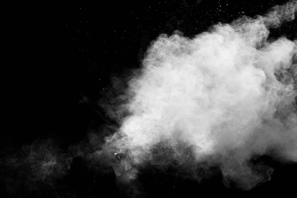 黒い背景に白い塵の粒子の凍結運動 白い粉爆発雲 — ストック写真
