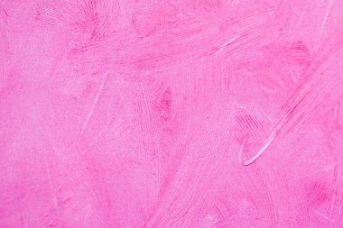 Pembe desenli arka plan, beyaz arka planda fırça darbeleriyle lekelenmiş. Boyalı yüzey tasarım afişleri..