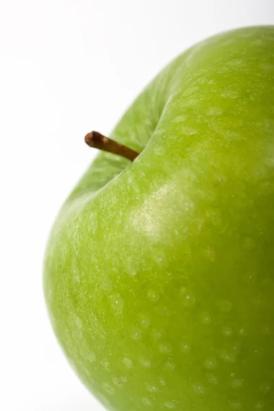 Pomme verte tranchée isolée sur fond blanc — Photo