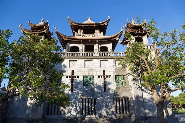 Schöne alte Kirche in Vietnam — Stockfoto