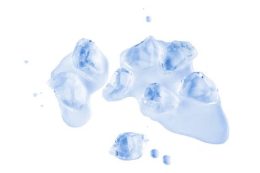 Beyaz arkaplanda buz küpleri.