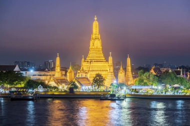 Wat Arun Bangkok 'ta bir Budist tapınağıdır.