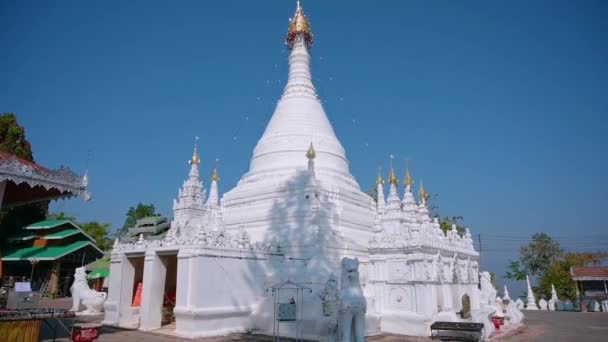 Phra That Doi Kong Mu, located in Mae Hong Son, Thailand — Stockvideo