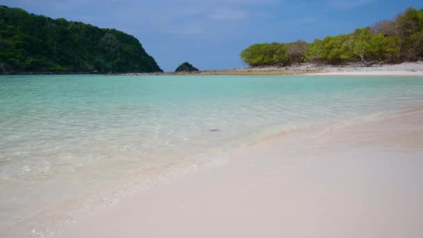 Sea of ������Ko Rok indigo water dark blue beautiful Krabi Thailand Asia — Stock videók