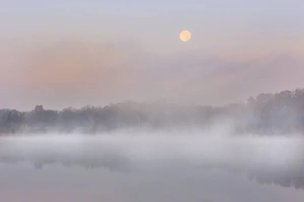 Paysage Près Lever Soleil Lac West Dans Brouillard Pleine Lune — Photo