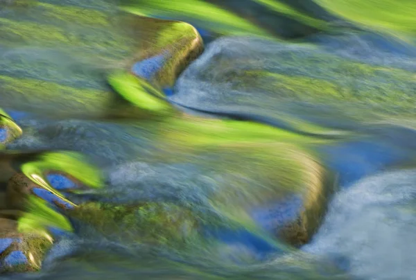 Krajobraz Rzeki Virgin Przechwycone Ruchu Rozmycia Oświetlone Kolorze Odbitym Słonecznych — Zdjęcie stockowe