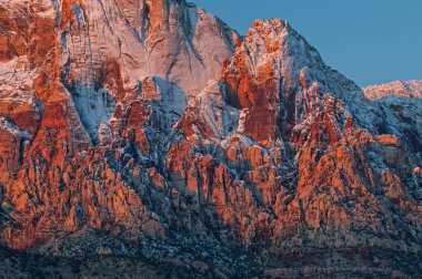 Kış manzarası Wilson Cliffs, Red Rock Canyon Ulusal Eğlence Alanı, Las Vegas, Nevada, ABD