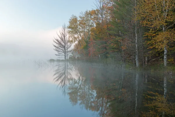 Autumn Landscape Dawn Council Lake Fog Reflections Calm Water Hiawatha — Stock Photo, Image