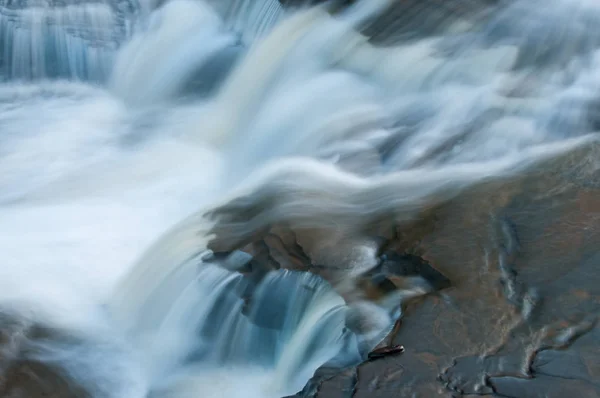 Paisagem Manido Falls Capturada Com Borrão Movimento Presque Isle River — Fotografia de Stock