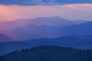 günbatımı güneş ışınları, büyük smoky Dağları Milli Parkı, tennessee, ABD ile clingman'ın kubbe