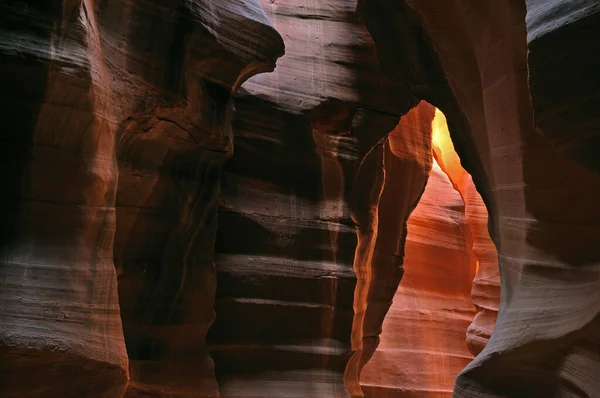 Krajina Horní Antelope Slot Canyon Zářící Odraženým Slunečním Světlem Arizona — Stock fotografie