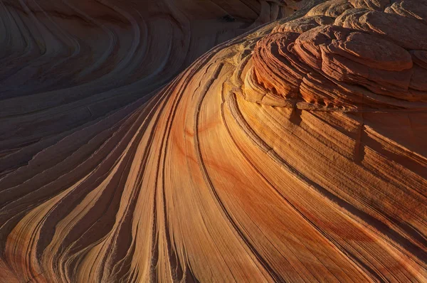 美国亚利桑那州帕尼亚峡谷 凡尔万山悬崖峭壁荒野区的波状 涡旋砂岩景观 — 图库照片