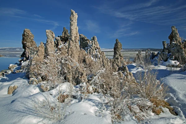Зимний Пейзаж Озера Моно Туфовыми Формациями Калифорния Сша — стоковое фото