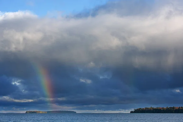 Landschap Van Lake Superior Regenboog Wolken Michigan Upper Peninsula Usa — Stockfoto