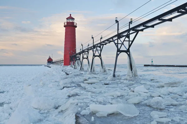 Paisaje Invernal Del Faro Grand Haven Michigan Muelle Helado Pasarela — Foto de Stock