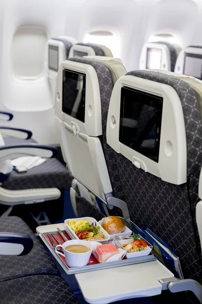 Bandeja de comida en el avión — Foto de Stock