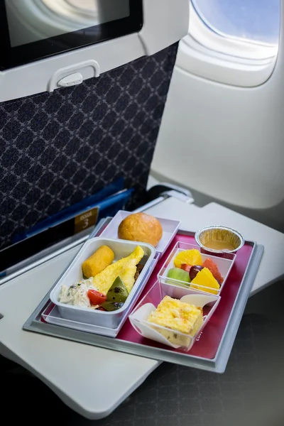 Bandeja de comida en el avión —  Fotos de Stock