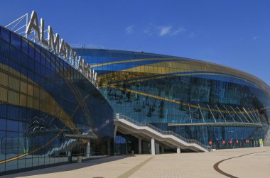 Almatı, Kazakistan - 12 Ekim 2016: Ice arena Almatı Arena Kış Üniversite Oyunları 2017 Almatı şehrinde 2016 yılında yaptırılmıştır.