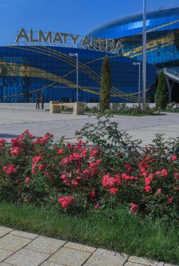 Almatı, Kazakistan - 12 Ekim 2016: Ice arena Almatı Arena Kış Üniversite Oyunları 2017 Almatı şehrinde 2016 yılında yaptırılmıştır.