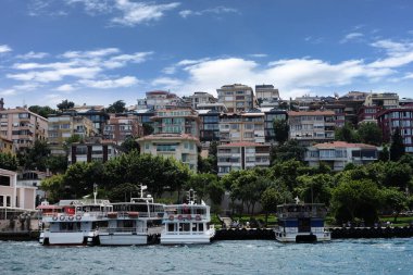 İstanbul manzarası ve Altın Boynuz 'daki eski kasaba Boğaz manzarası.