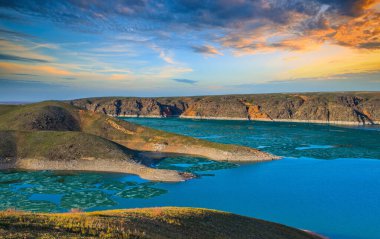 Kazakistan 'ın Almaty kenti yakınlarındaki kanyonun havadan manzarası