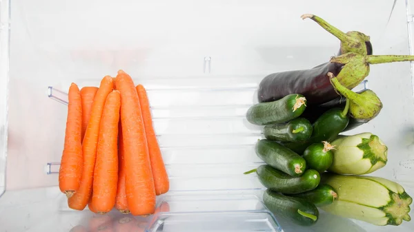 Etwas Gemüse im Kühlschrank — Stockfoto