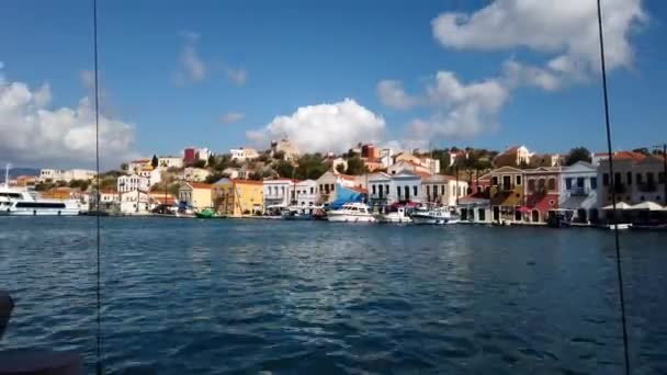 Καστελόριζο, Ελλάδα - 4 Οκτωβρίου 2019: Η ζωή του νησιού σε μια φθινοπωρινή μέρα — Αρχείο Βίντεο