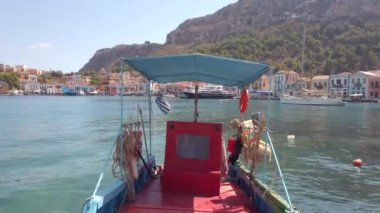 Meis Adası, Kastellorizo şehrinde bir tekne. 