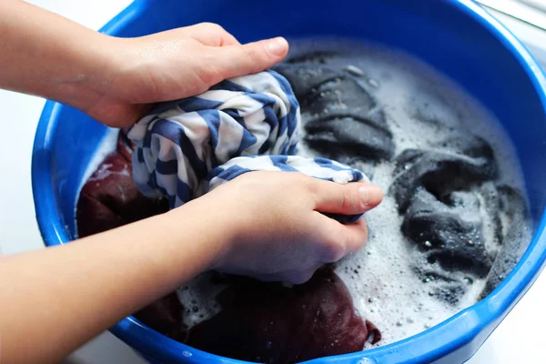 Lavaggio Mano Cose Colorate Acqua Saponata — Foto Stock