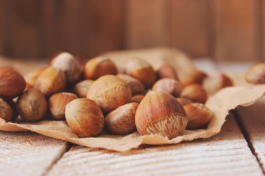 fındık ahşap arka planı. yararlı snack.
