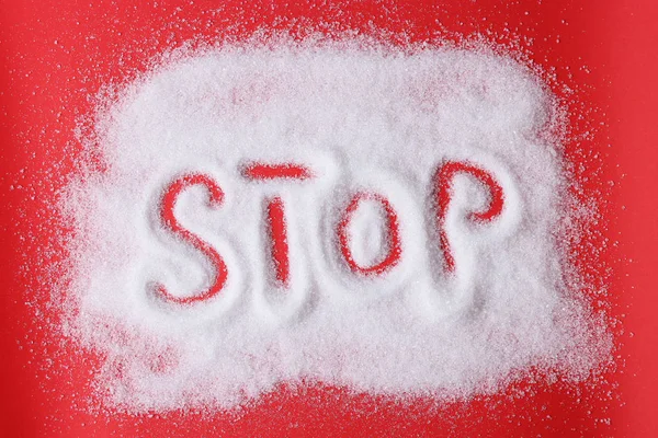 碑文の 概念健康と赤背景に砂糖 甘く食べることを禁止します 糖尿病 — ストック写真