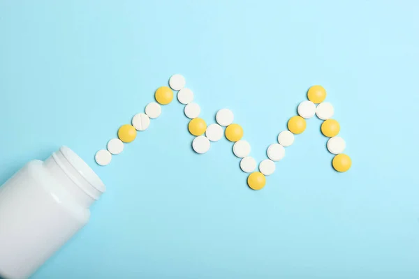Pigułki Kolorowym Tle Widok Góry Medycyna Leczenie Choroba Leki Tabletkach — Zdjęcie stockowe