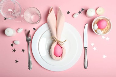 Güzel bir Paskalya masası manzarası. Paskalya yemeği.