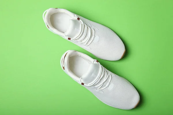 För Män Sneakers Färgad Bakgrund Skodon För Män Minimalism — Stockfoto