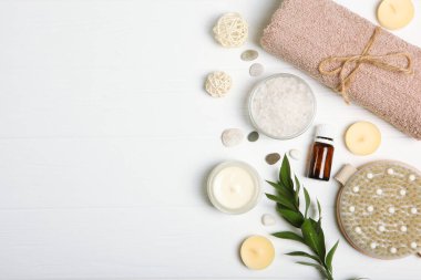 Bir masaüstü görünümünde metin için yeri olan güzel bir spa kompozisyonu.