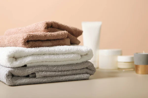 Stack Fresh Towels Table — Stock Photo, Image