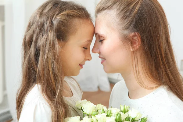 Conceito Dia Mãe Mãe Filha Casa — Fotografia de Stock