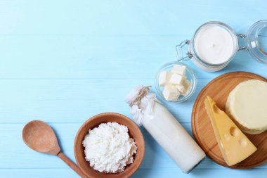 Süt ürünleri seti masaüstü görünümünde.