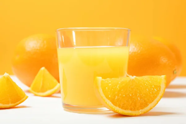 Orange Juice Glass Oranges Orange Slices Table — Stock Photo, Image