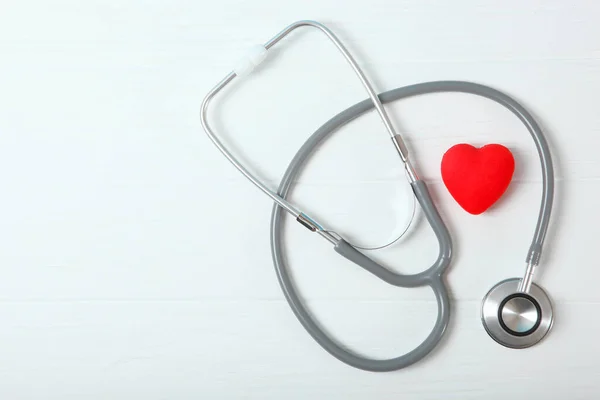 Stetoskop Och Hjärta Färg Bakgrund Hälsa Medicin — Stockfoto
