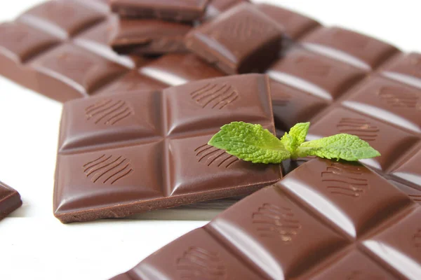Pedaços Chocolate Mesa — Fotografia de Stock